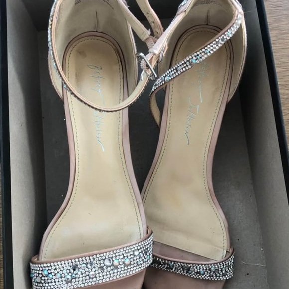 Betsey Johnson size 8 Mari Champagne wedding bridesmaid sparkly shoes. - Picture 3 of 4